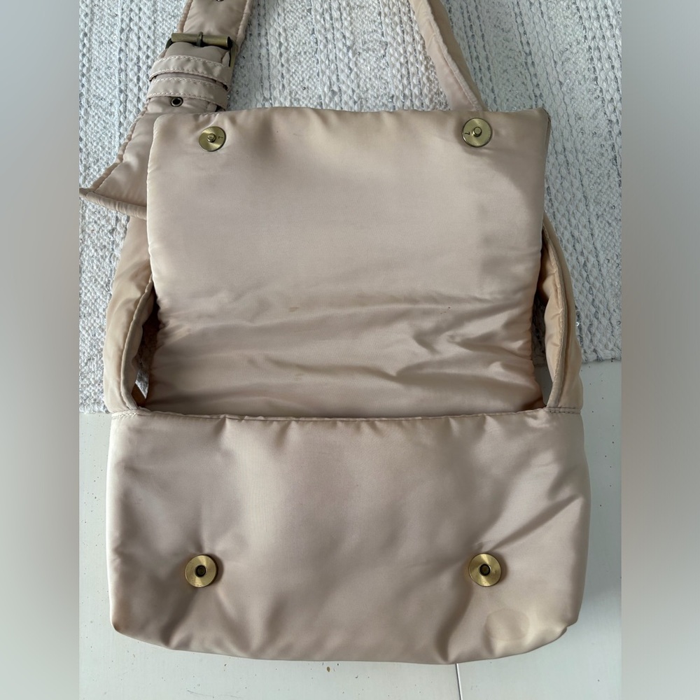The Lark Puffy Woven Crossbody Bag light weight Sand Cream color - Picture 4 of 13